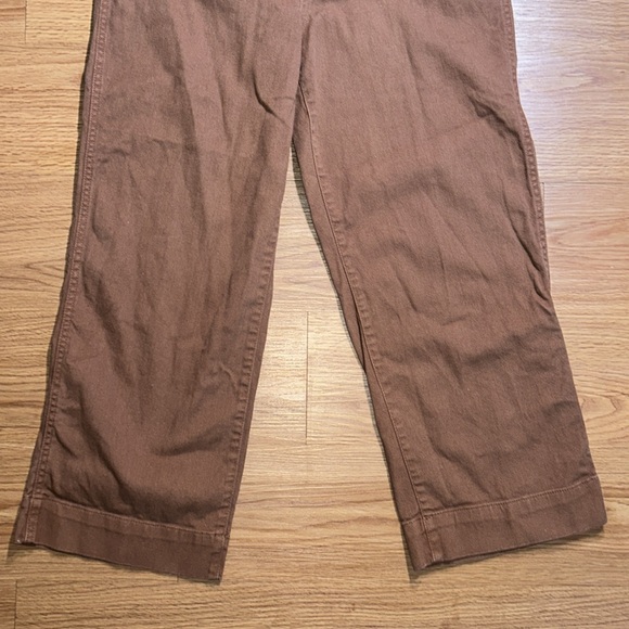 Quince Organic Stretch Cotton Twill Straight Leg
Cropped Pants - Picture 3 of 10